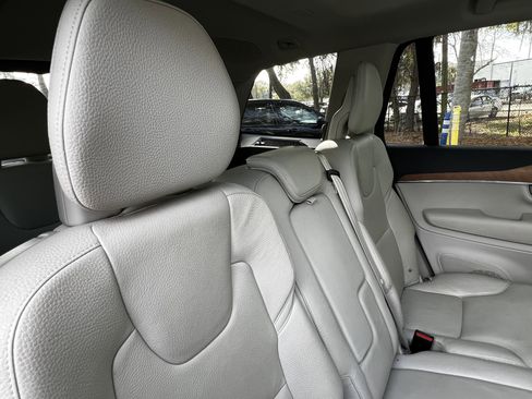 Used 2021 Volvo XC90 T6 Momentum image 43