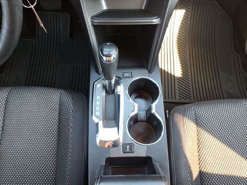 Used 2016 Chevrolet Equinox LT image 17