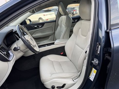 Used 2020 Volvo S60 T6 Momentum w/ Protection Package image 17
