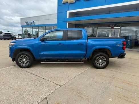 Used 2023 Chevrolet Colorado LT w/ LT Convenience Package III AWD/4WD image 2