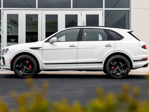 New 2025 Bentley Bentayga image 8