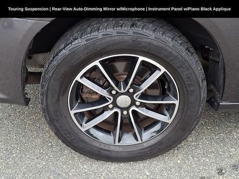 Used 2016 Dodge Grand Caravan SE FWD image 13