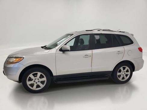 Used 2009 Hyundai Santa Fe Limited w/ Navigation Pkg 5 FWD image 2