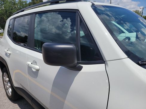 Used 2022 Jeep Renegade Latitude w/ Convenience Group AWD/4WD image 9
