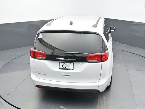 Used 2025 Chrysler Voyager LX FWD image 49