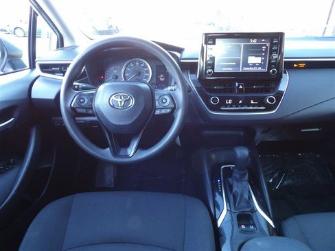Used 2020 Toyota Corolla LE image 12