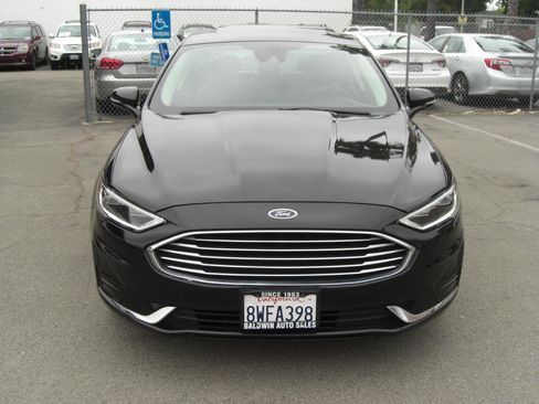 Used 2019 Ford Fusion SEL FWD image 2
