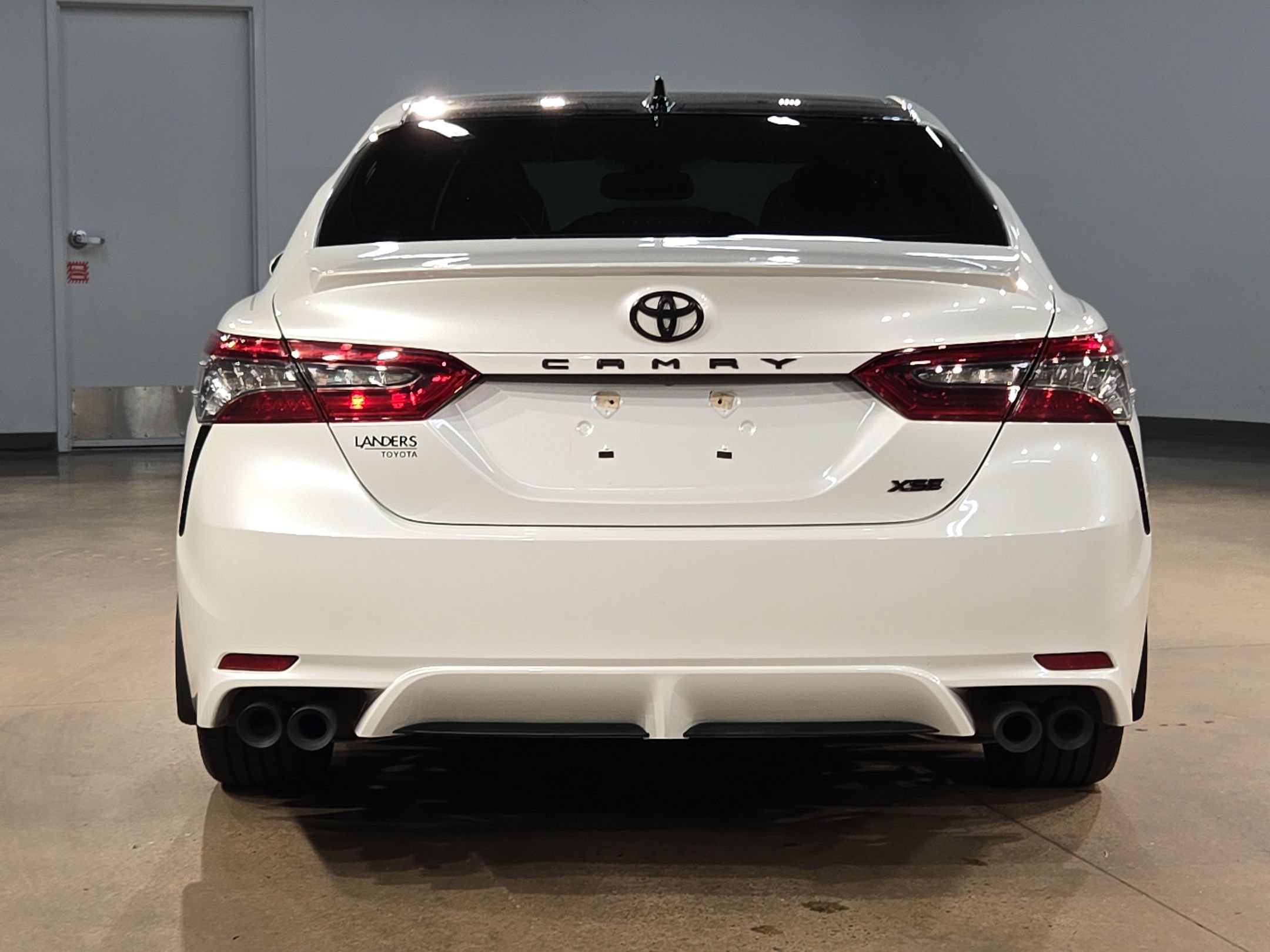 Used 2021 Toyota Camry XSE FWD image 6