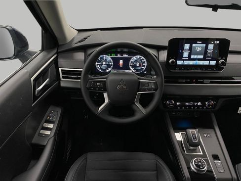 New 2025 Mitsubishi Outlander 4WD Plug-In Hybrid image 13