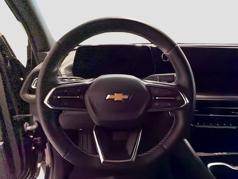 Certified 2025 Chevrolet Traverse LT image 10