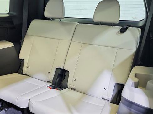 Used 2025 Hyundai Santa Fe SEL FWD image 23