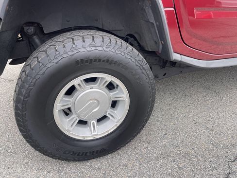 Used 2003 HUMMER H2 w/ Preferred Equipment Group image 30