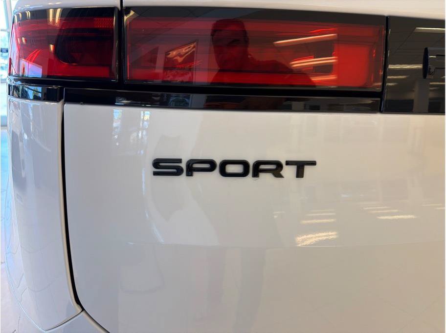 Used 2024 Land Rover Range Rover Sport Dynamic SE AWD/4WD image 30