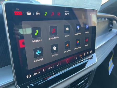 New 2026 Volkswagen Tiguan SE R-Line FWD image 12