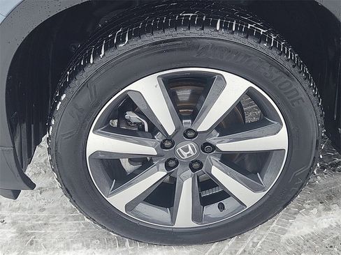 Used 2024 Honda Pilot Touring image 7