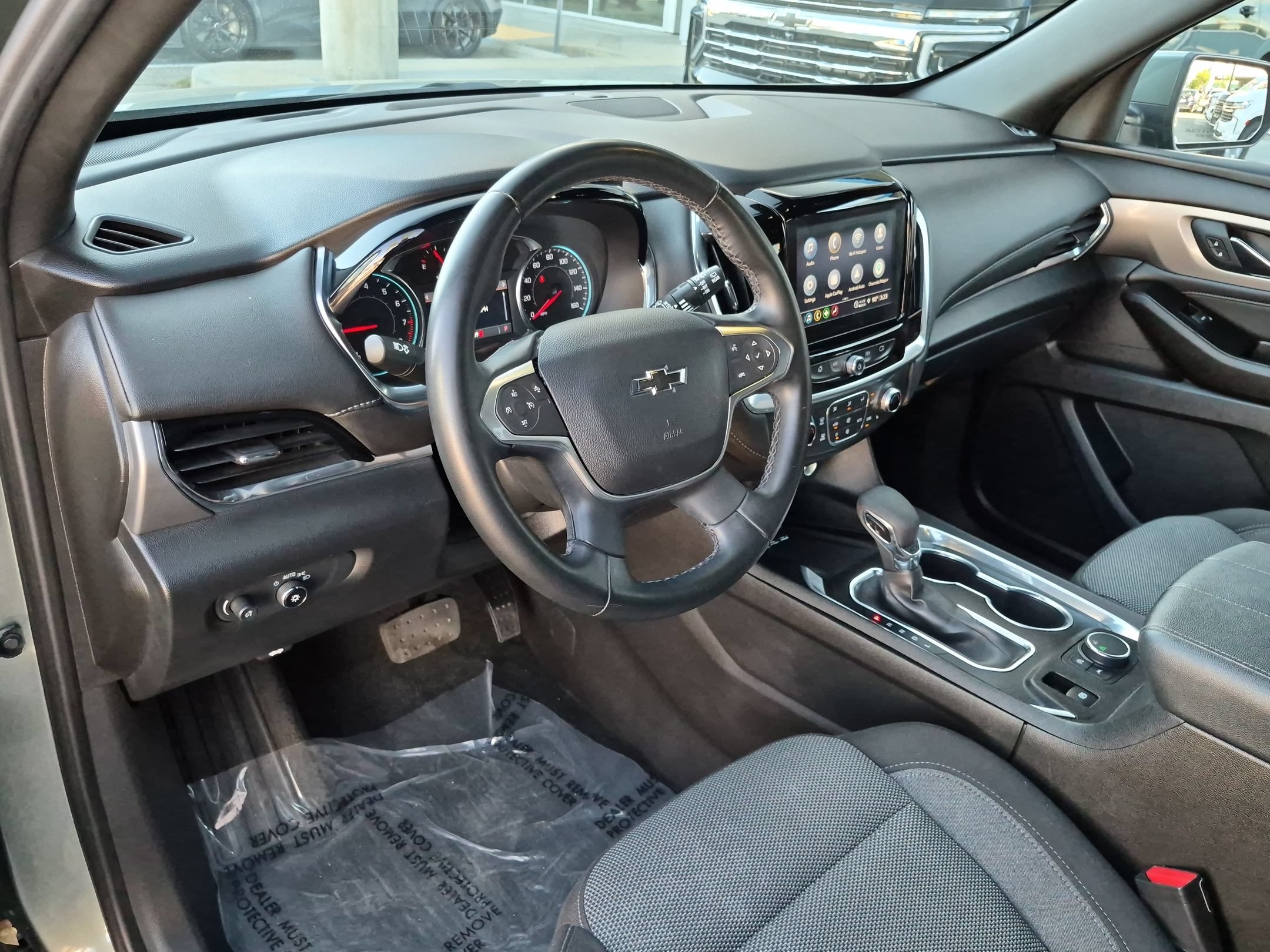 Used 2023 Chevrolet Traverse LT FWD image 12