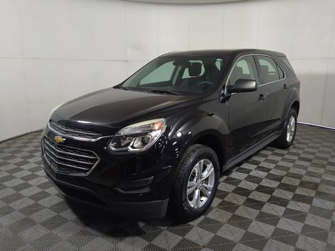 Used 2017 Chevrolet Equinox LS FWD image 2