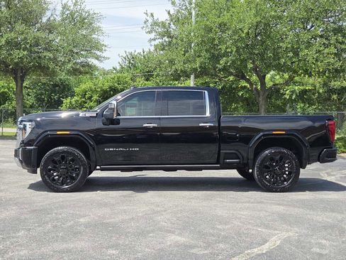Certified 2025 GMC Sierra 2500 Denali w/ Denali Reserve Package AWD/4WD image 4