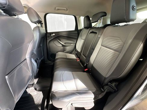 Used 2017 Ford Escape Titanium image 22