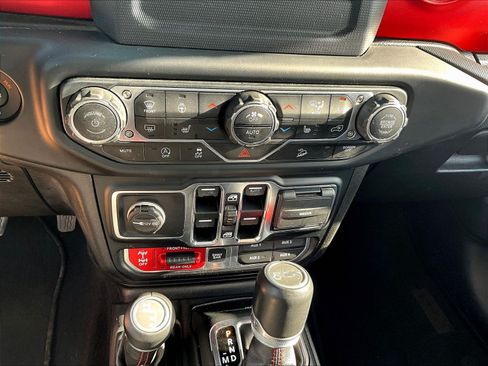 Used 2019 Jeep Wrangler Unlimited Rubicon w/ Steel Bumper Group AWD/4WD image 15