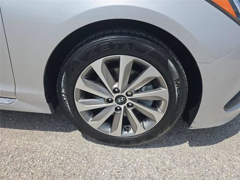 Used 2016 Hyundai Sonata Sport w/ Option Group 1V FWD image 8