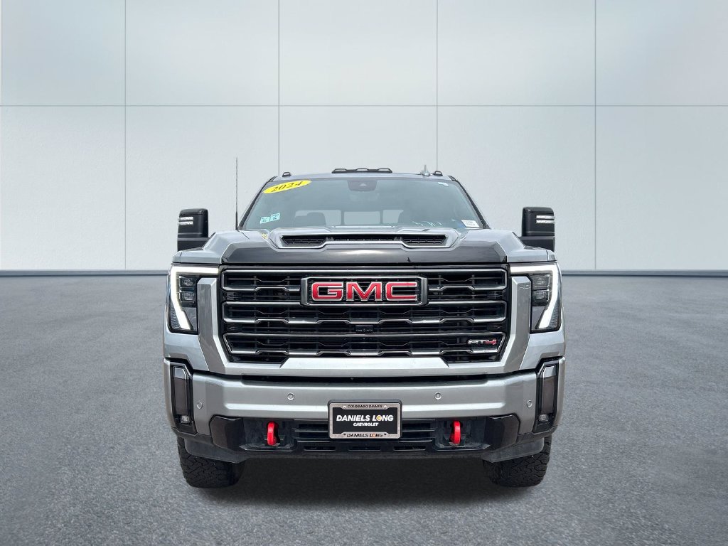 Used 2024 GMC Sierra 2500 AT4 w/ Technology Package AWD/4WD image 3