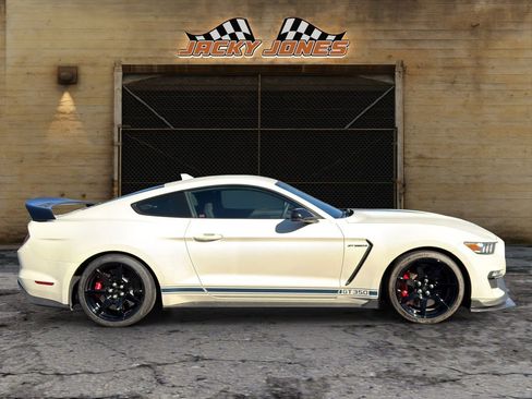 Used 2020 Ford Mustang Shelby GT350R w/ GT350R Equipment Group 920A image 11