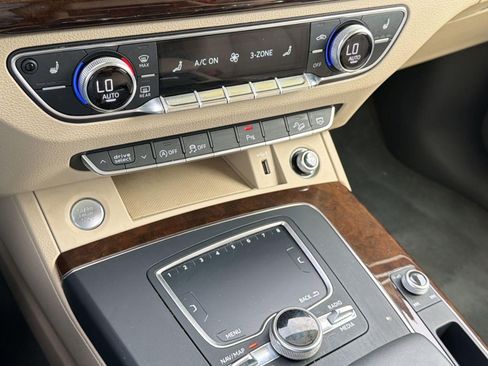 Used 2018 Audi Q5 2.0T Premium Plus w/ Premium Plus Package image 19