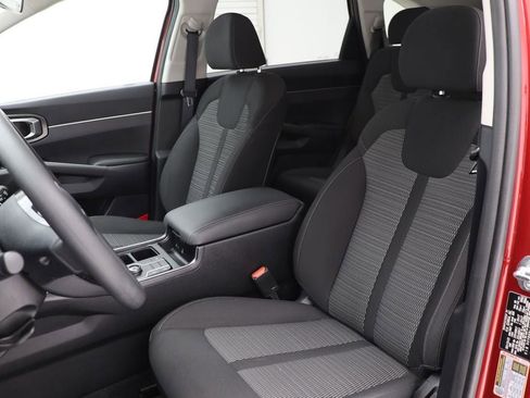 Used 2023 Kia Sorento LX image 16