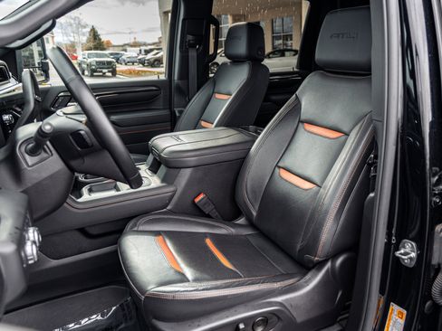 Used 2024 GMC Sierra 2500 AT4 image 11