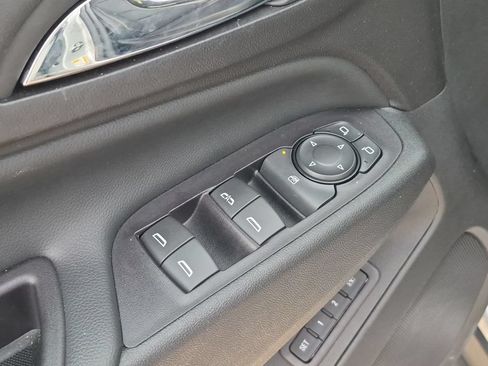 Used 2018 Chevrolet Equinox Premier FWD image 8