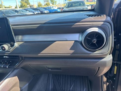 Certified 2024 Chevrolet Colorado LT w/ LT Convenience Package image 21