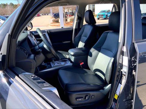 Used 2024 Toyota 4Runner SR5 Premium image 8