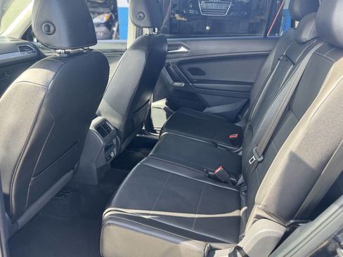Used 2018 Volkswagen Tiguan SE image 10