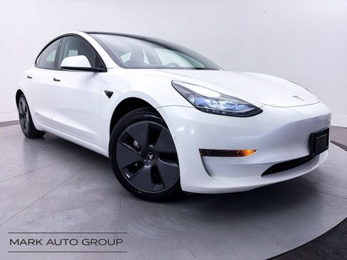 Used 2021 Tesla Model 3 Standard Range Plus RWD image 1