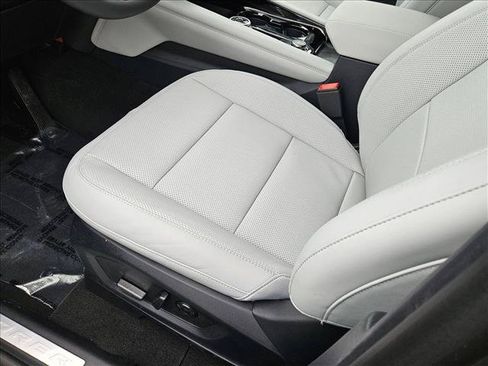 New 2026 Ford Explorer Platinum w/ LUX Leather Package AWD/4WD image 4