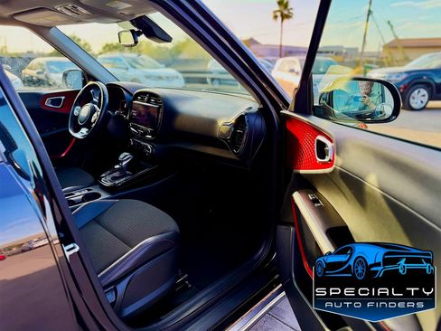 Used 2023 Kia Soul GT-Line w/ GT-Line Technology Package FWD image 11