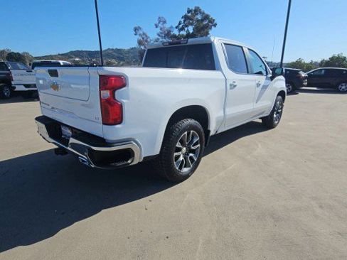 Used 2021 Chevrolet Silverado 1500 LT AWD/4WD image 8
