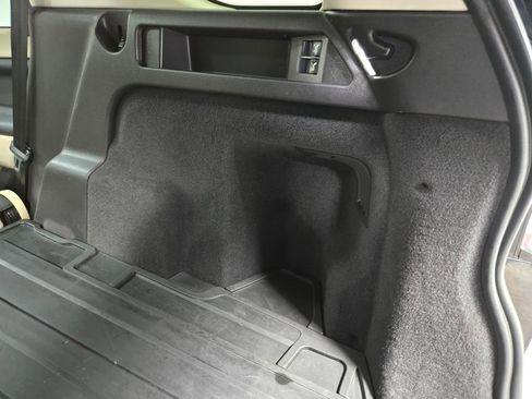 Used 2019 Land Rover Discovery Sport HSE image 45