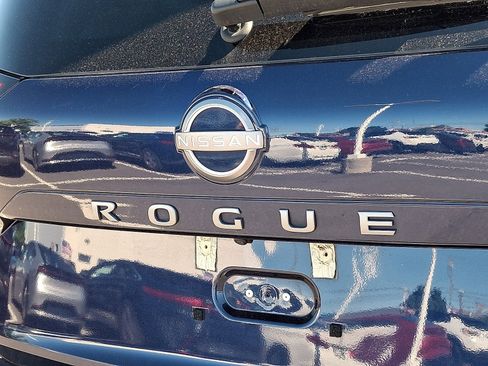 Used 2024 Nissan Rogue SV AWD/4WD image 30