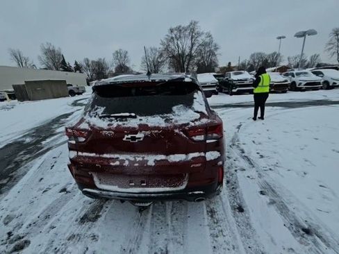 Used 2023 Chevrolet TrailBlazer RS image 2