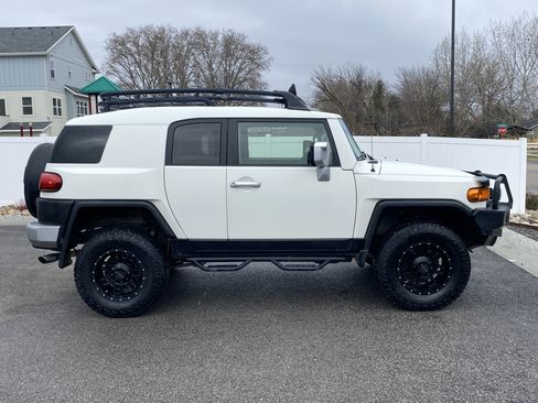 Used 2012 Toyota FJ Cruiser 4WD w/ Convenience Pkg image 7