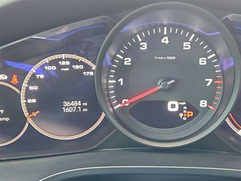 Used 2022 Porsche Cayenne AWD/4WD image 12