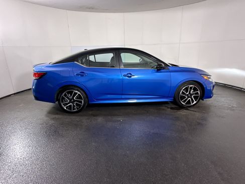 Used 2024 Nissan Sentra SR w/ SR Premium Package FWD image 11