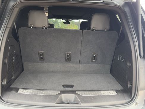 Used 2021 Chevrolet Tahoe Premier w/ Premium Package RWD image 6
