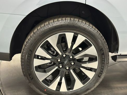 New 2025 Ford Expedition Platinum w/ Driver's Package image 32