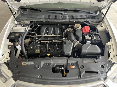 Used 2013 Ford Taurus SEL FWD image 19