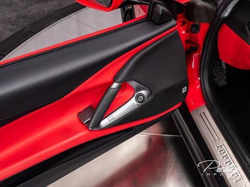 Used 2020 Ferrari 812 Superfast RWD image 22