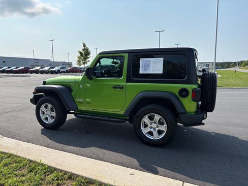 Used 2018 Jeep Wrangler Sport AWD/4WD image 4