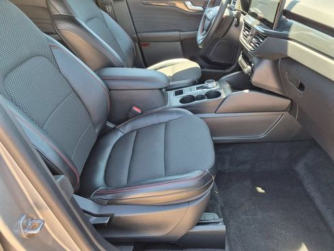 Used 2024 Ford Escape ST-Line w/ Tech Pack #1 AWD/4WD image 32